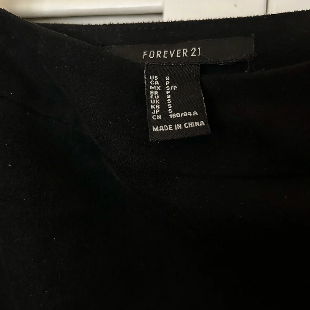 Embroidered Suede skirt, size S - Picture 3 of 3